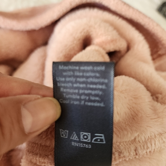 Champion Pink Cowl Neck Buttery Soft Women's Sweater  Size S - Picture 2 of 8